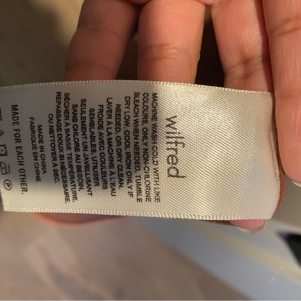 Aritzia - Picture 5 of 5